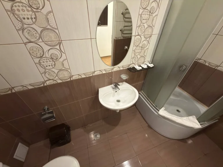 Rodzinny pokój trzyosobowy — zdjęcie 16 — Готель Цісар